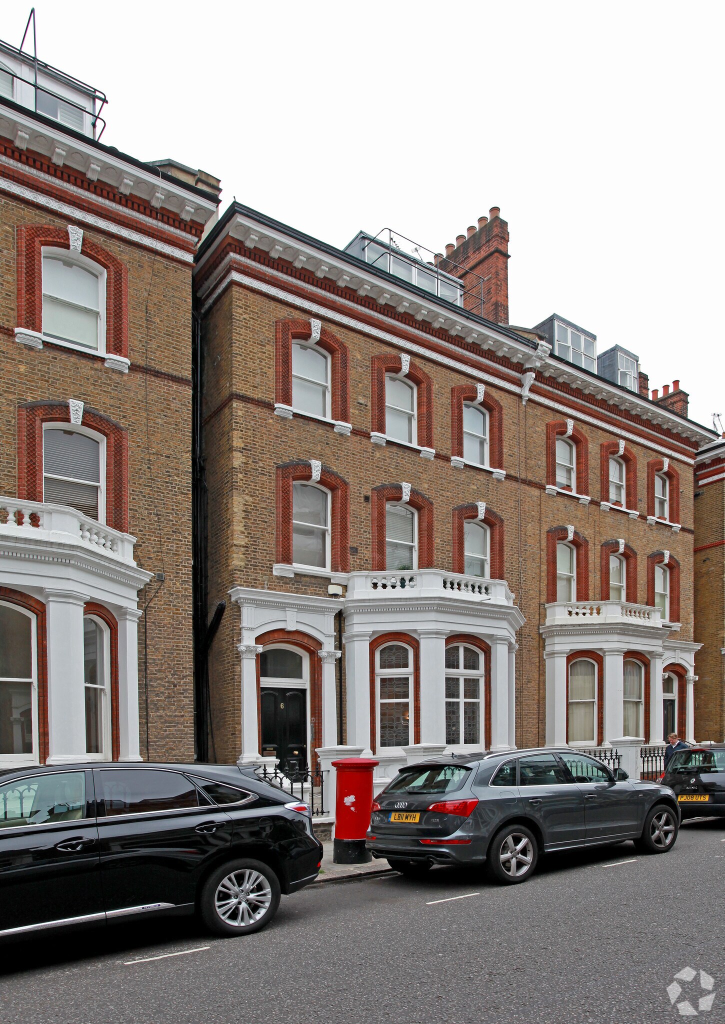 6 Roland Gdns, London for sale Primary Photo- Image 1 of 1