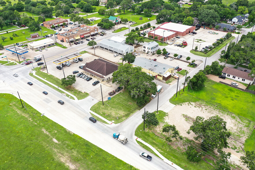 30402 Front, Fulshear, TX for sale - Primary Photo - Image 1 of 1