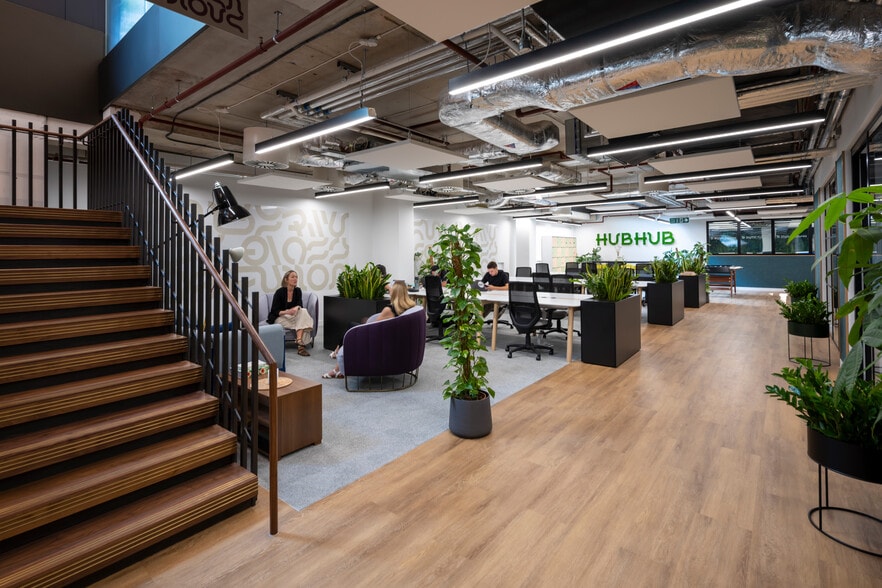 65 Clifton St, London to rent - Interior Photo - Image 3 of 21