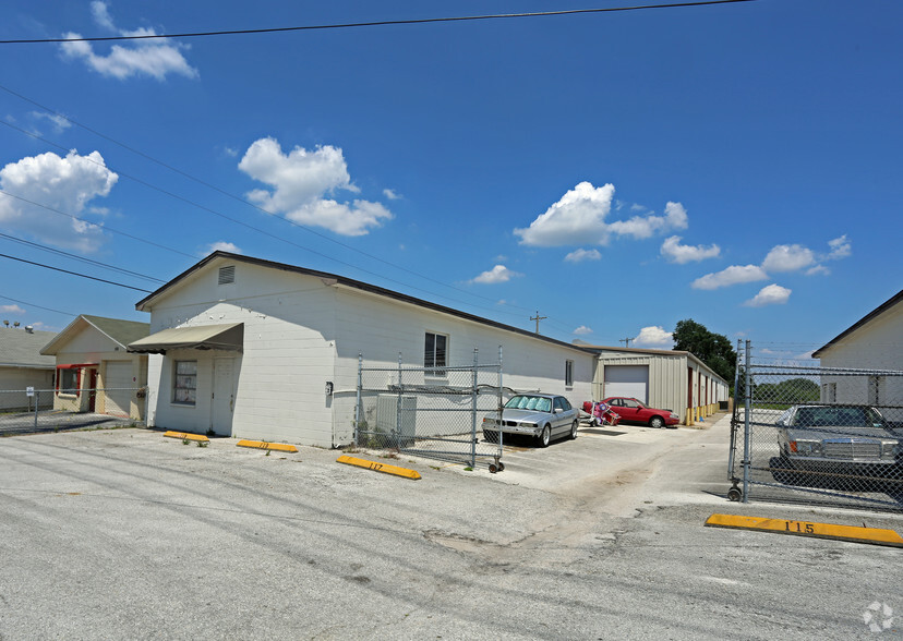 1602 Combee Rd, Lakeland, FL for rent - Primary Photo - Image 1 of 4