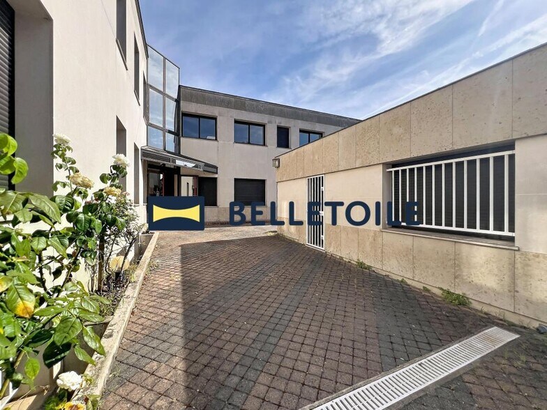 Office in Saint-Maur-des-Fossés for sale - Building Photo - Image 2 of 61