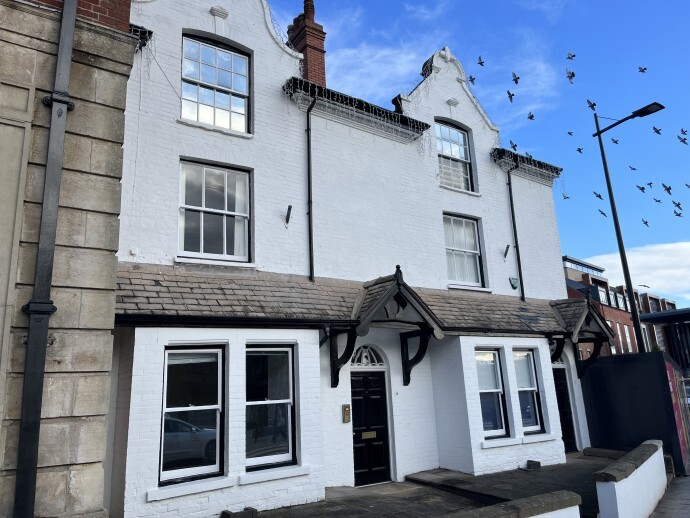 15-16 St Marys St, Lincoln to rent - Primary Photo - Image 1 of 1