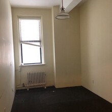 303-305 Fifth Ave, New York, NY for rent Interior Photo- Image 2 of 6