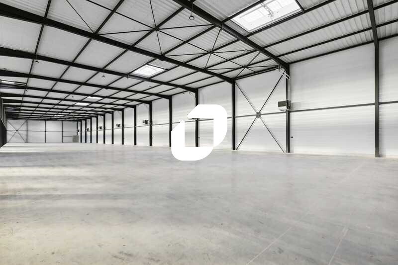 Light Industrial in Le Thillay to rent Interior Photo- Image 1 of 15