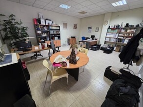 Retail in Igualada, Barcelona to rent Interior Photo- Image 2 of 4