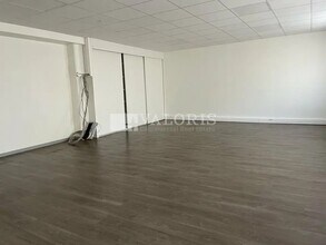 Office in Lyon to rent Interior Photo- Image 1 of 3