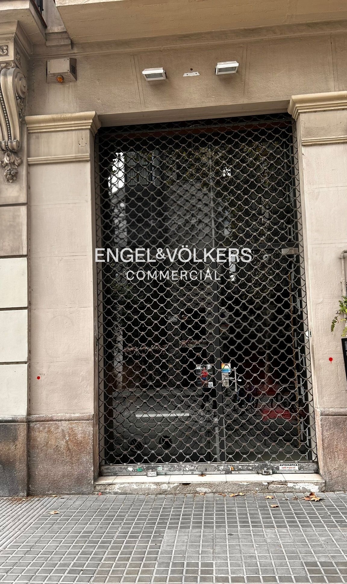 Retail in Barcelona, Barcelona to rent Interior Photo- Image 1 of 11