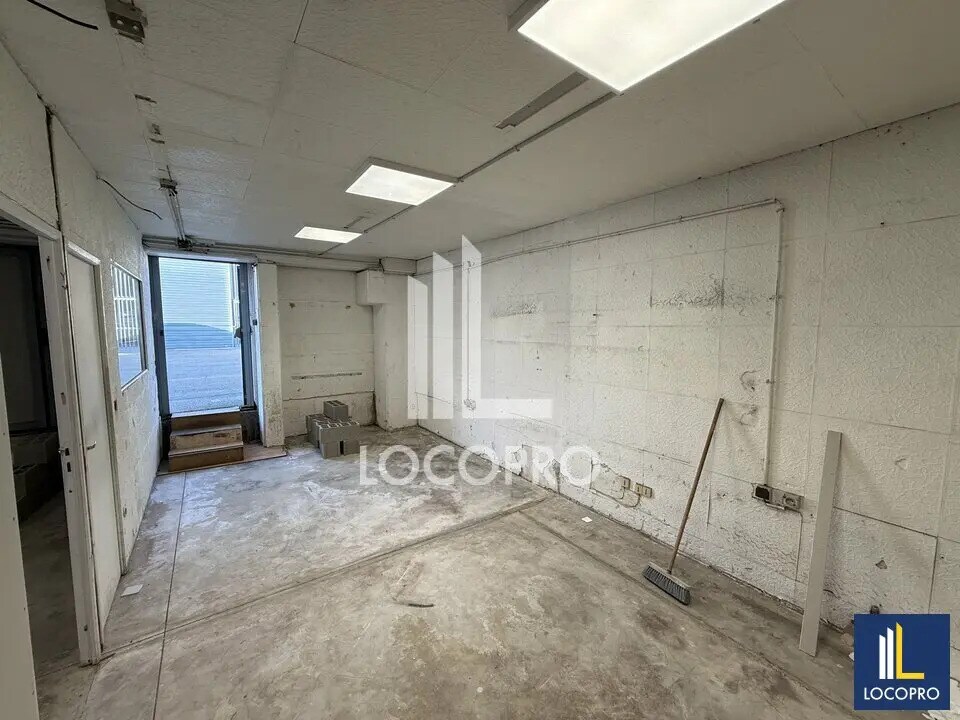 Light Industrial in Antibes to rent Interior Photo- Image 1 of 5