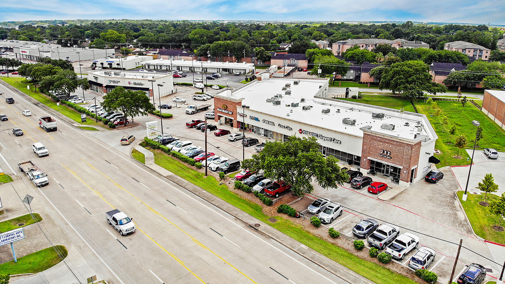 3310-3320 E Broadway, Pearland, TX for rent - Aerial - Image 1 of 12