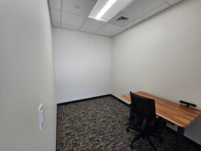 555 Belaire Ave, Chesapeake, VA to rent Interior Photo- Image 2 of 4