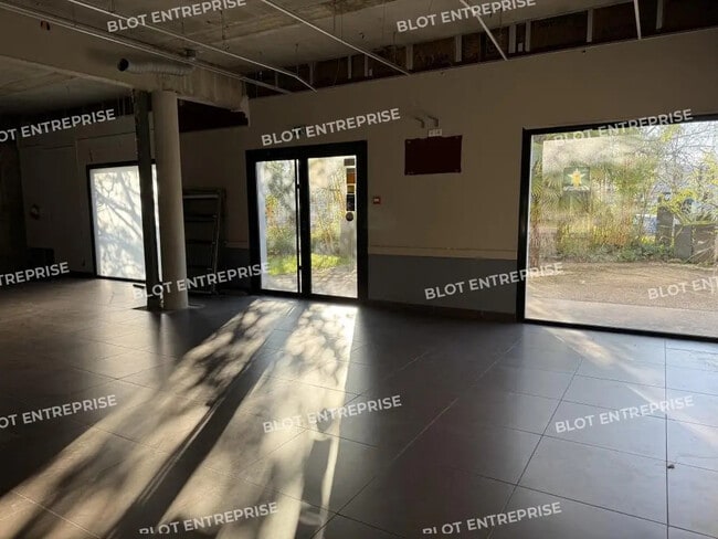 Location Bureaux 151 m²