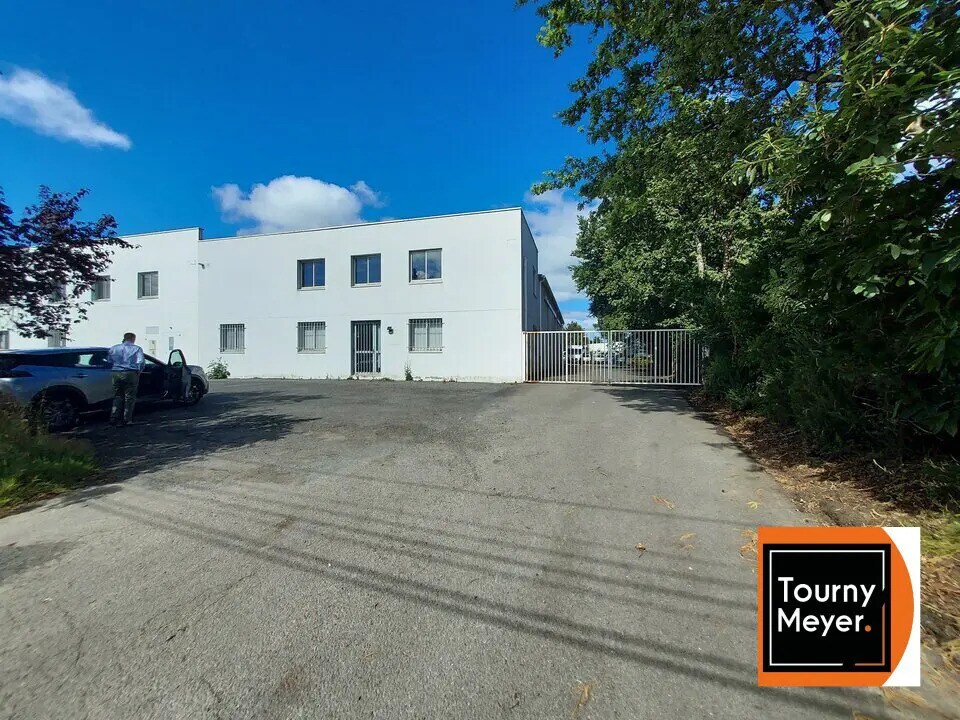 Location Local d'activités 480 m² - Photo 1