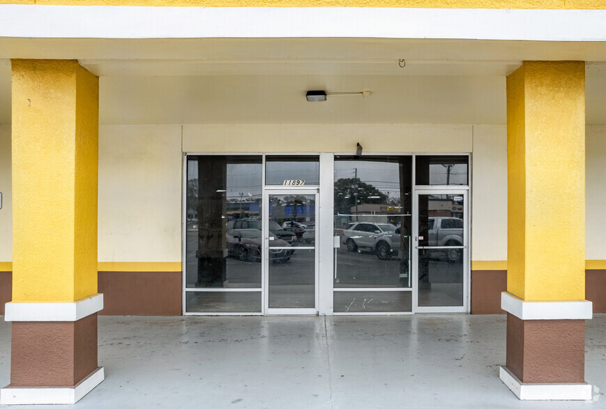 11801-11899 Seminole Blvd, Largo, FL for rent - Building Photo - Image 3 of 5