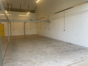 Common Rd, Child Okeford to rent Interior Photo- Image 2 of 2