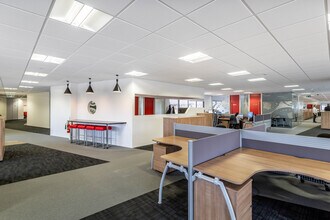 Lynch Wood, Peterborough to rent Interior Photo- Image 1 of 9