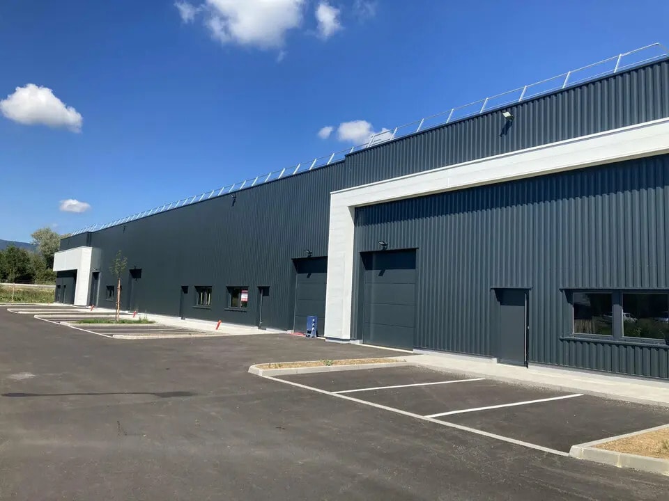 Vente Local d'activités 237 m² - Photo 1