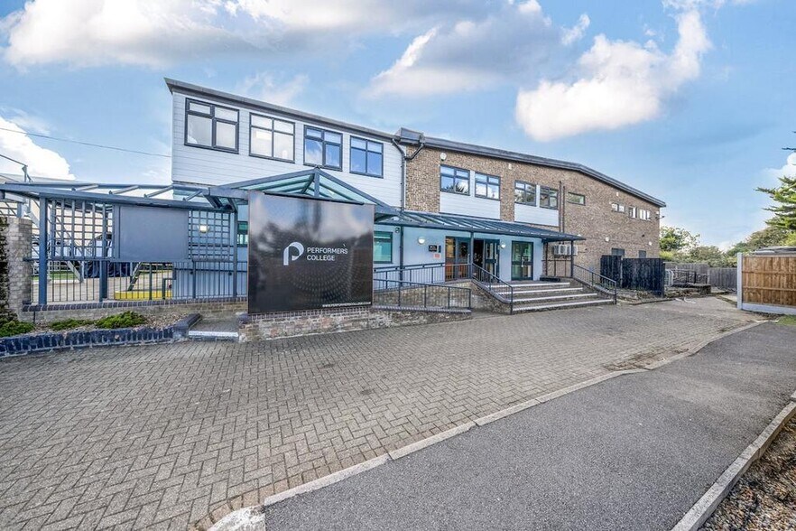 Southend Road, Stanford Le Hope for sale - Building Photo - Image 1 of 17