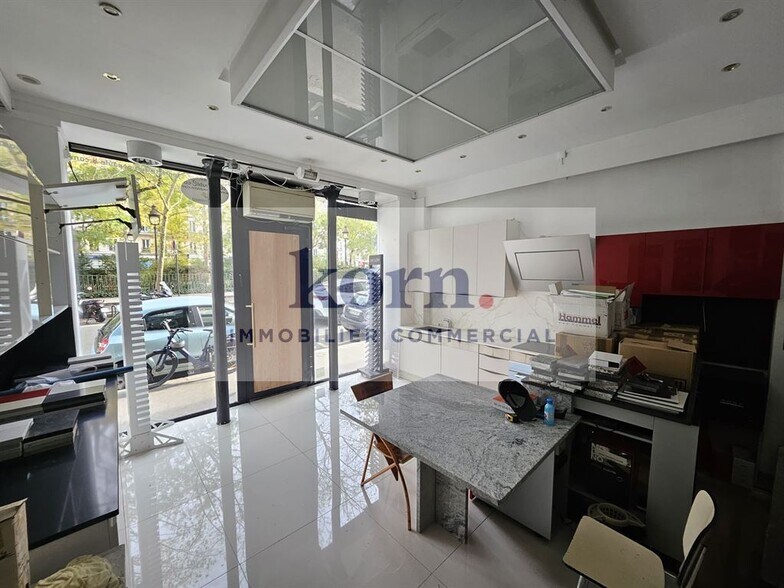 Retail in Paris to rent - Building Photo - Image 2 of 4