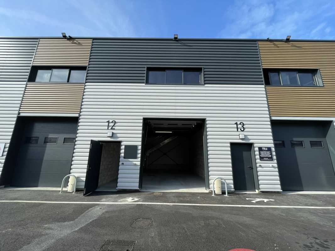 Light Industrial in Épinay-sur-Seine to rent Building Photo- Image 1 of 6