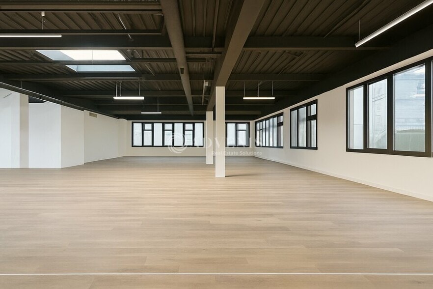 Light Industrial in Arcueil to rent - Interior Photo - Image 1 of 5