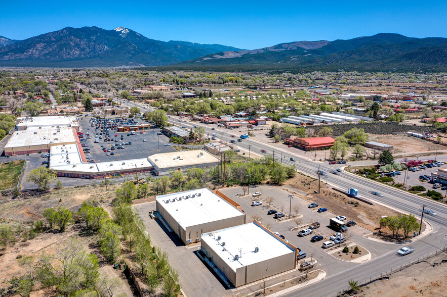 101 Herdner Rd, Taos, NM for sale - Building Photo - Image 2 of 29