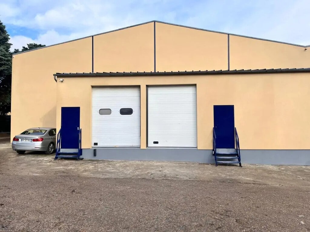 Location Local d'activités 209 m² - Photo 1
