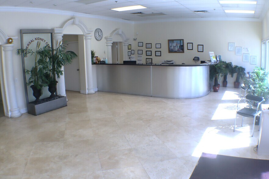 2800 N State Road 7, Margate, FL for sale - Interior Photo - Image 3 of 35