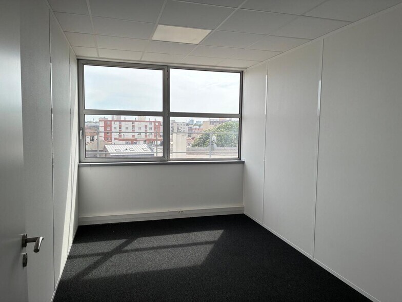 Office in Alfortville to rent - Interior Photo - Image 3 of 9