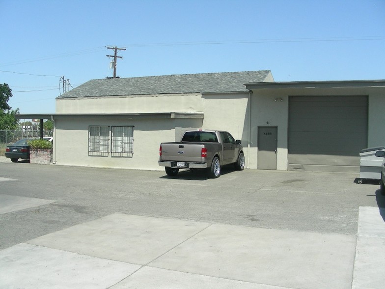 4686 Waterloo Rd, Stockton, CA for rent - Primary Photo - Image 1 of 3