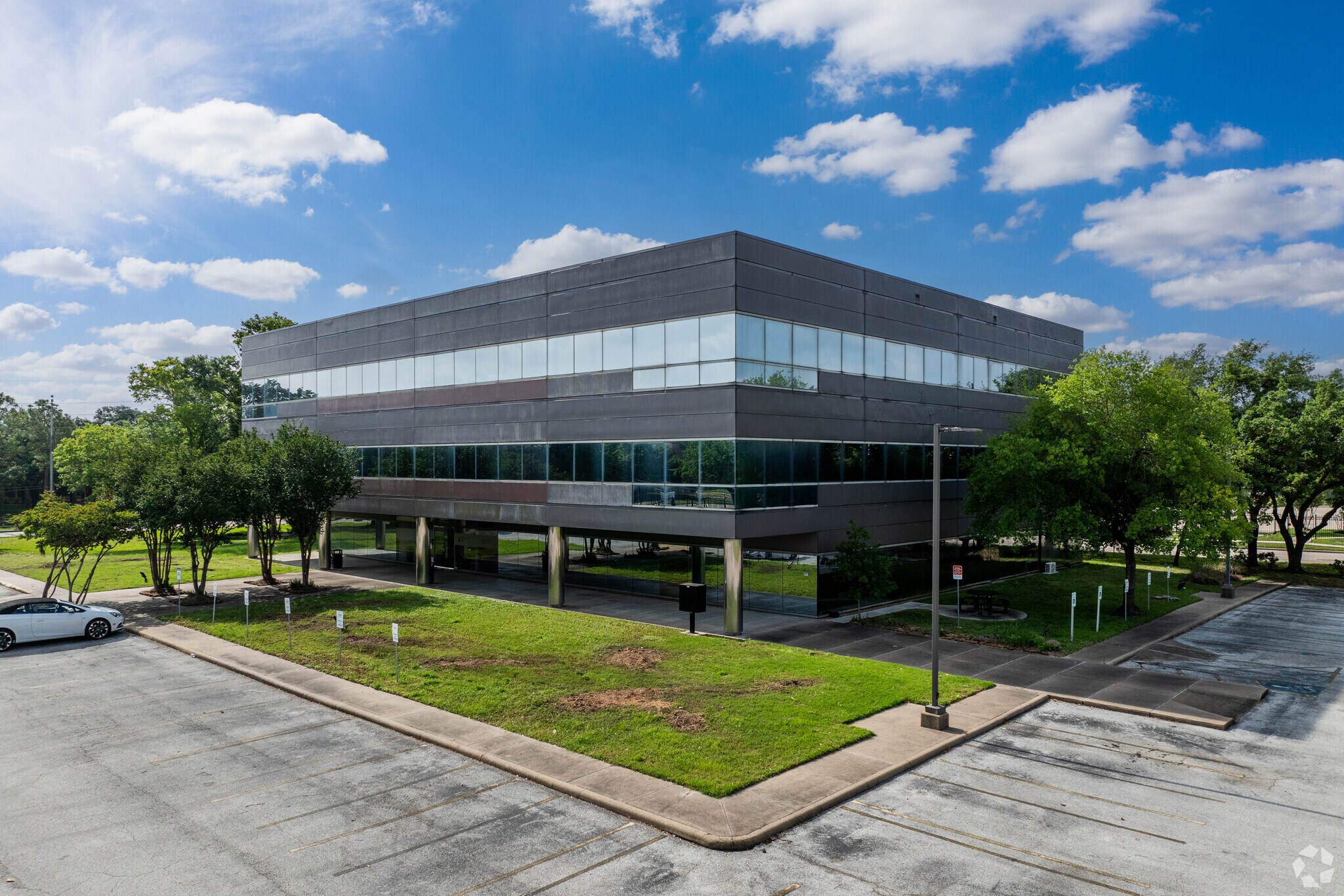 11150 S Wilcrest Dr, Houston, TX for sale Primary Photo- Image 1 of 1