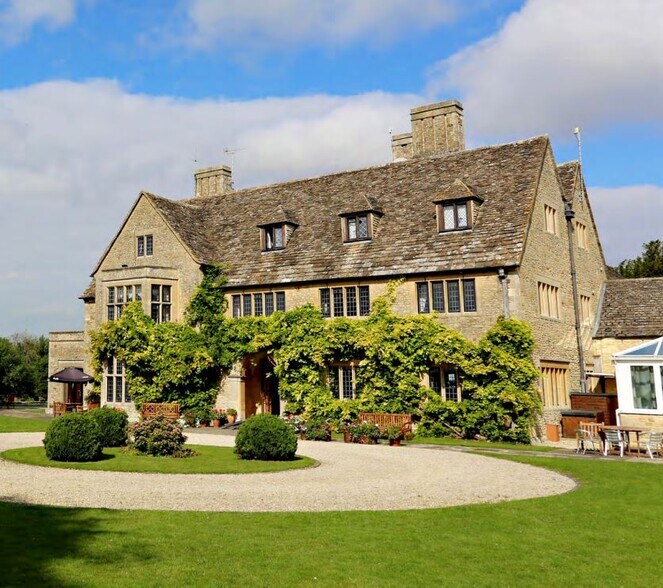 The Avenue, Stanton Fitzwarren for sale - Primary Photo - Image 1 of 1