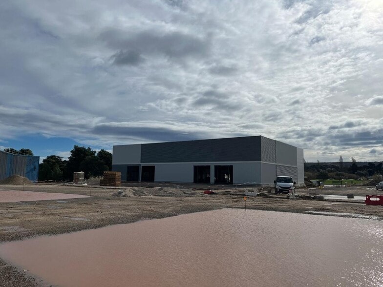 Route De Martigues, Marignane for sale - Building Photo - Image 3 of 15