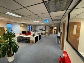 1-7 Commercial Rd, Paddock Wood to rent Interior Photo- Image 1 of 1