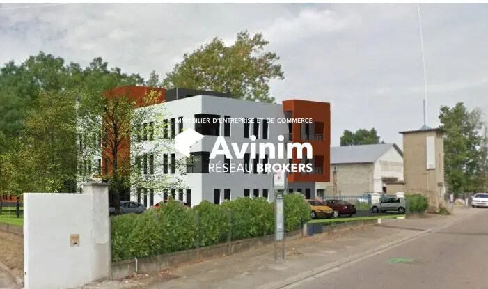 Light Industrial in Chassieu to rent Building Photo- Image 1 of 2