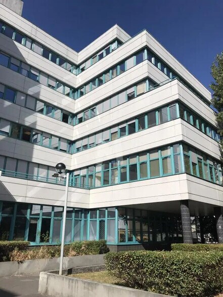 Office in Massy to rent - Building Photo - Image 3 of 7