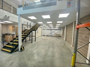 Benyon Rd, Silchester to rent Interior Photo- Image 1 of 8