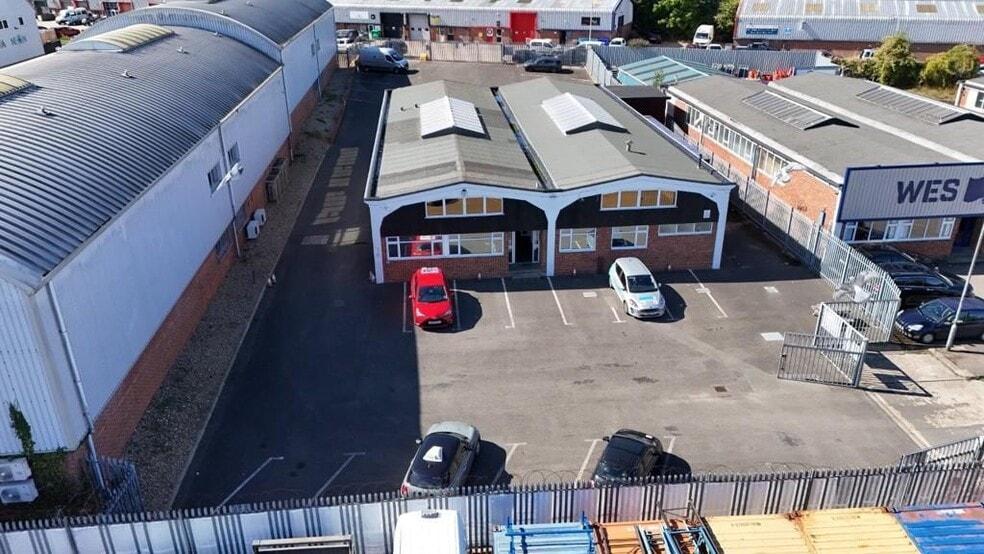 Crittall Rd, Witham to rent - Building Photo - Image 3 of 7