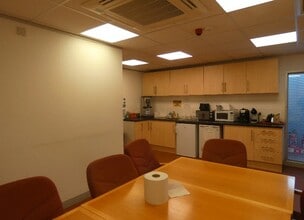 18 Great Bridge St, West Bromwich to rent Interior Photo- Image 2 of 6