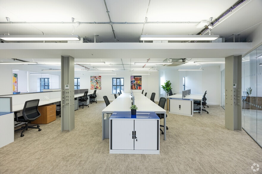 46-48 Webber St, London to rent - Interior Photo - Image 2 of 29