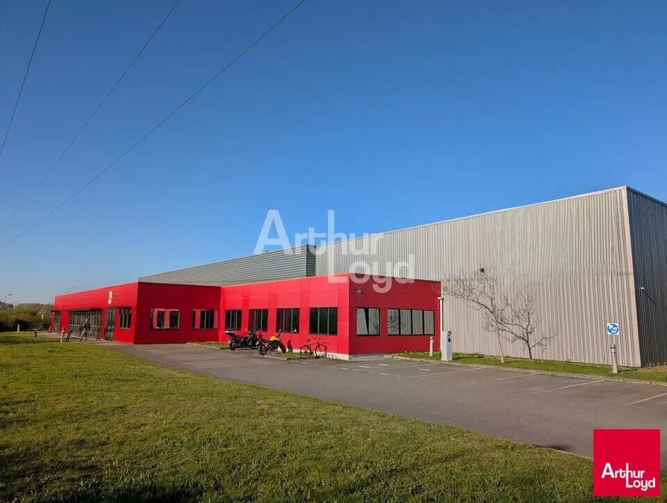 Location Local d'activités 3 000 m² - Photo 1