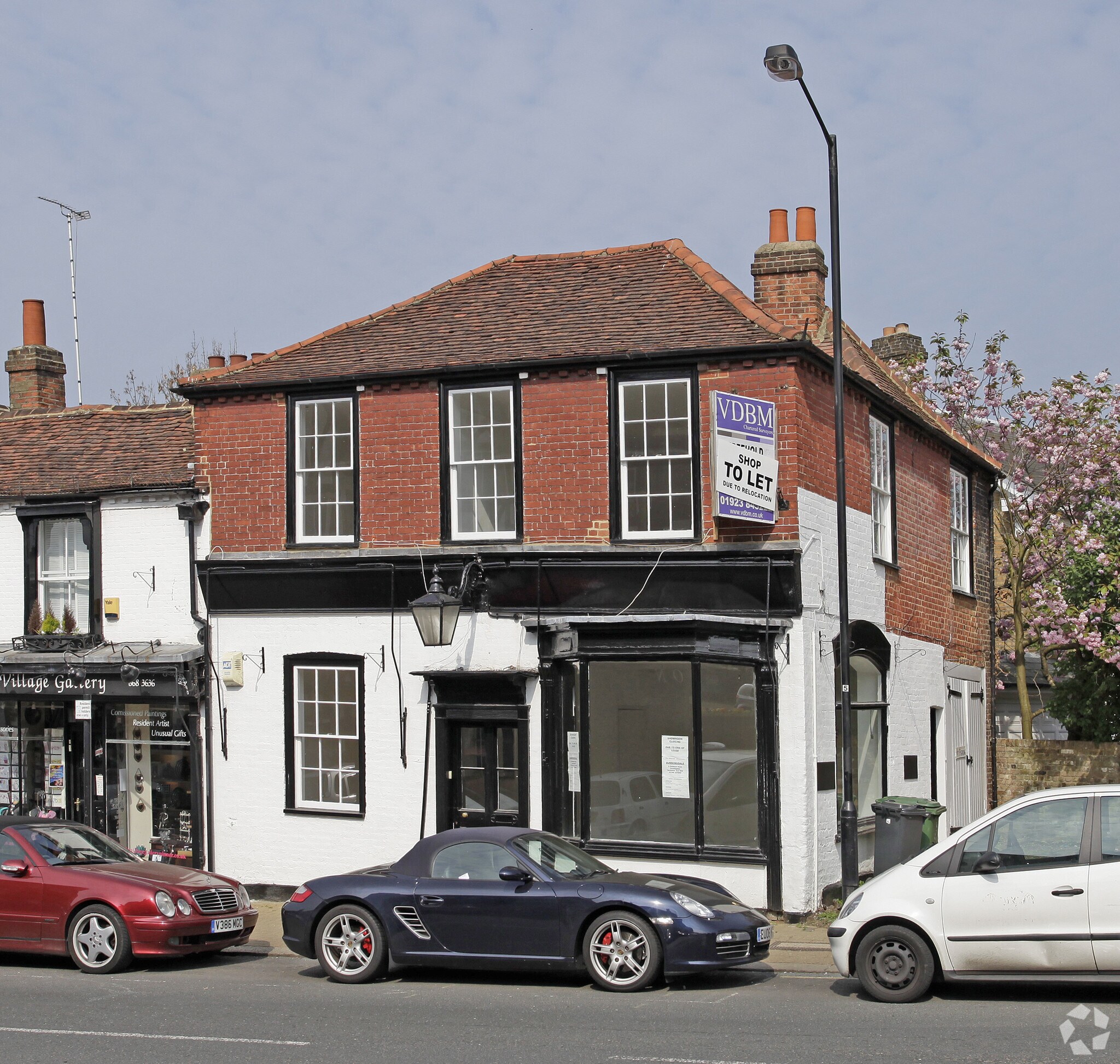 39 High St, Pinner for sale Primary Photo- Image 1 of 1