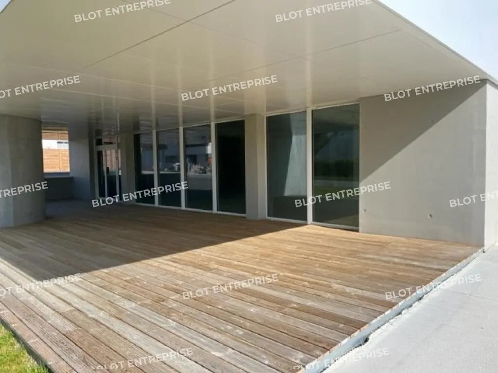 Location Commerce 168 m² - Photo 1