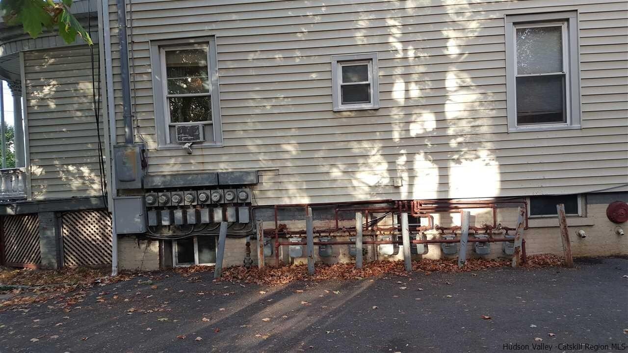 208 Albany Ave, Kingston 12401 UK