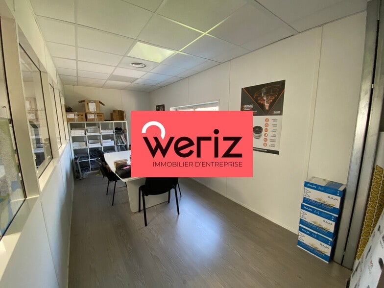 Lotissement Les 2 Platanes, Roquevaire to rent - Building Photo - Image 3 of 5