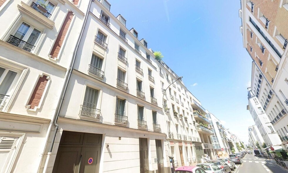Office in Levallois-Perret to rent - Building Photo - Image 2 of 16