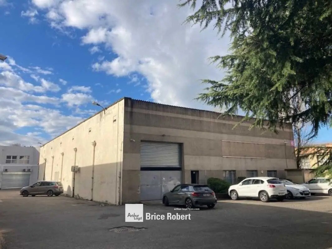 Industrial in Vénissieux for sale Building Photo- Image 1 of 12