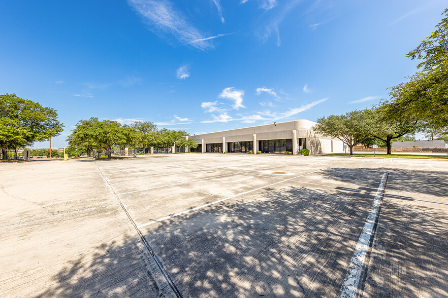 6603 1st Park Ten Blvd, San Antonio, TX for rent - Building Photo - Image 2 of 6