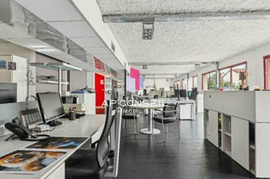 Office in Montrouge to rent - Interior Photo - Image 2 of 11