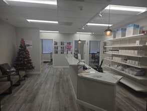 425 E Colorado St, Glendale, CA to rent Interior Photo- Image 1 of 14