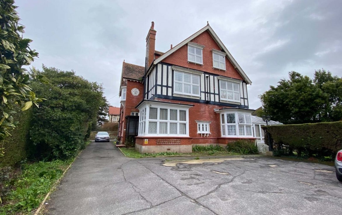 140 Heene Rd, Worthing for sale Primary Photo- Image 1 of 1